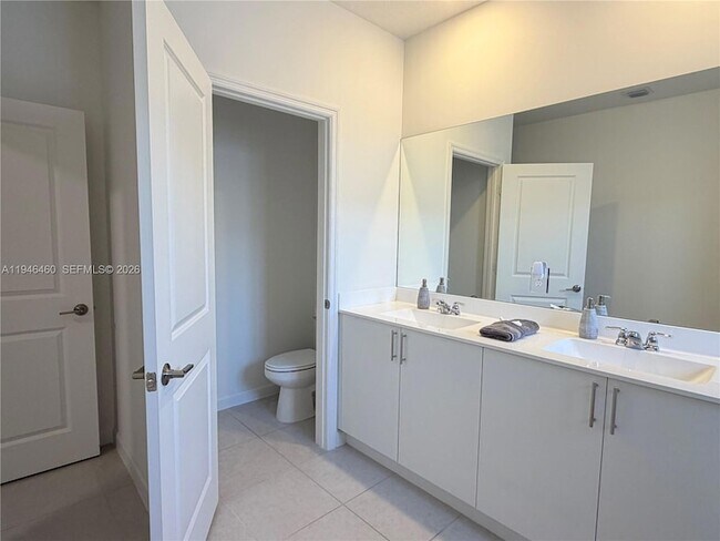 Building Photo - 145 SW 184th Ave