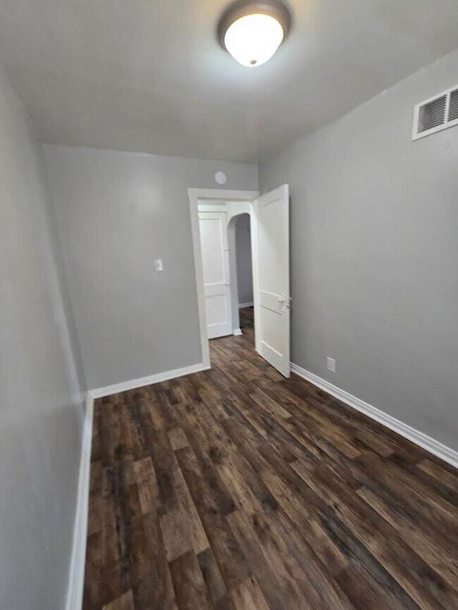 Building Photo - Three Bedroom Home located in Warren Township near 16th and Post Road