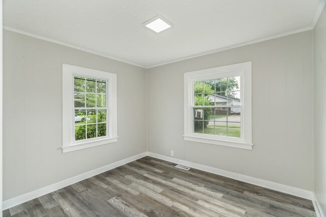 Building Photo - 2752 Tarleton Ave