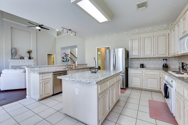 Building Photo - 5911 Indian Hills Ln