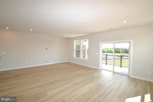 Building Photo - 43795 Middleway Ter