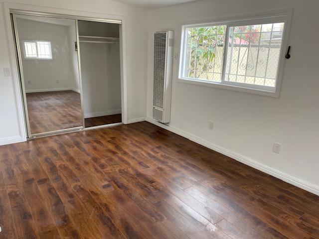 Building Photo - 1619 W 11th Pl