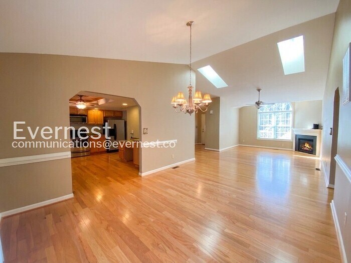 Building Photo - 103 Winchester Ln