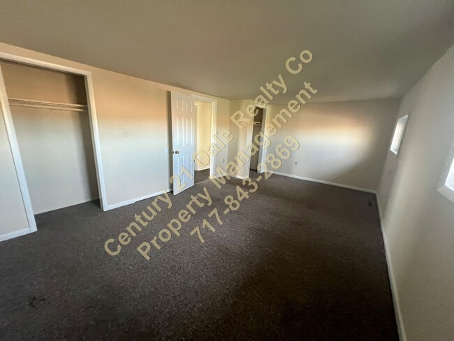 Building Photo - 3 Bedroom in Red Lion Schools with a 1 Car...