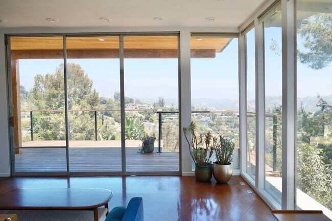 Building Photo - Stunning 2 bed/ 2 Bath Mid Century Modern Mount Washington Home with Panoramic Views, Floor to Ce...