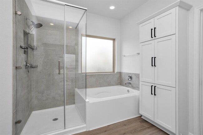 Building Photo - 31411 Raleigh Creek Dr