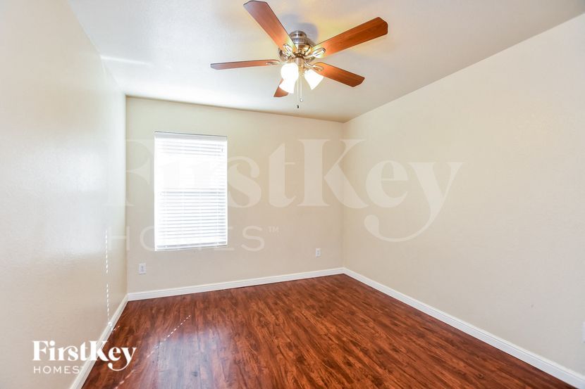 Building Photo - 12325 Arbor Lake Rd