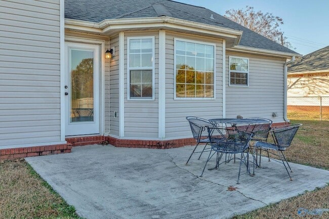 Building Photo - 113 Delta Pine Dr