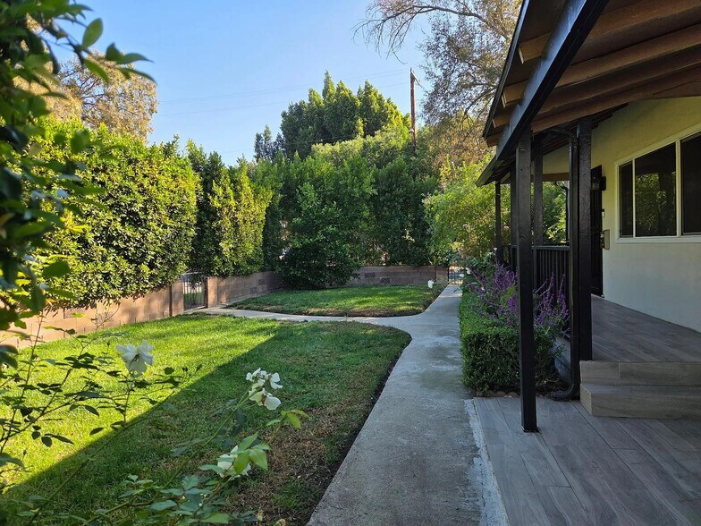 Building Photo - 11536 Cumpston St