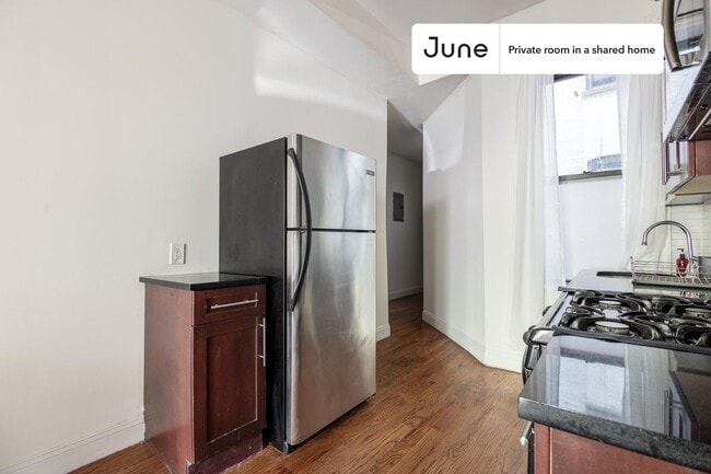 Building Photo - Room in Shared 4 bed/1 bath home