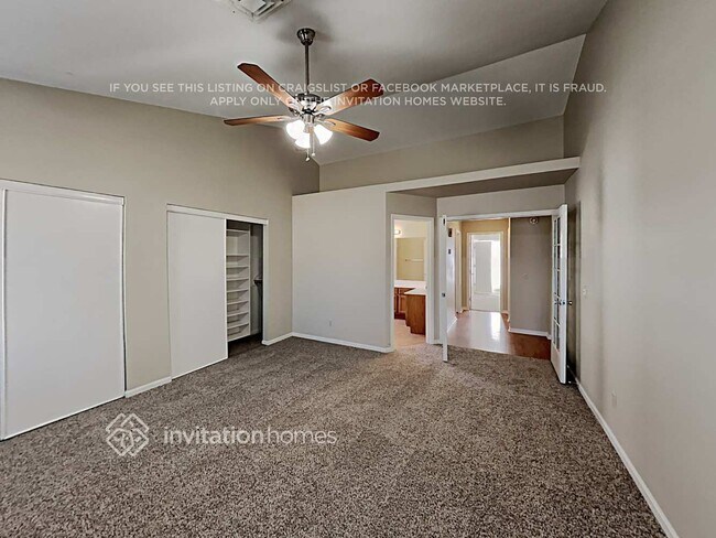 Building Photo - 668 E Manor Dr