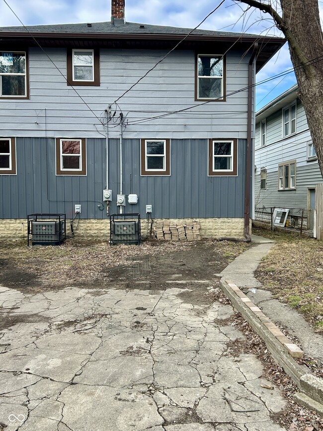 Building Photo - 431 N Oakland Ave