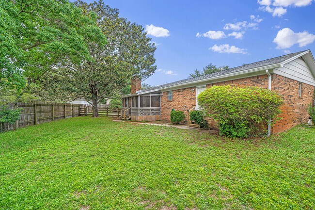 Building Photo - 203 Elizabeth Ct