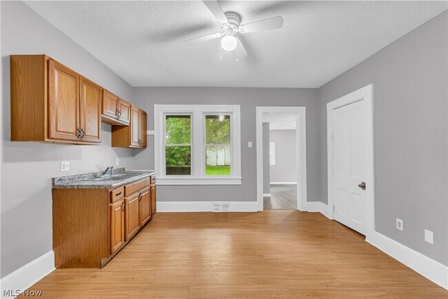 Building Photo - 2050 W 83rd St