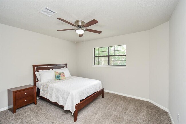 Building Photo - 1723 Big Horn Dr