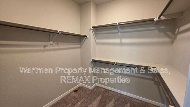 Building Photo - 9638 Vistas Park Dr