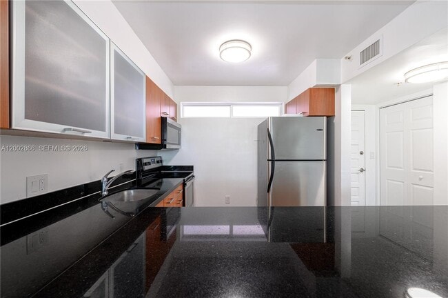 Building Photo - 650 NE 64th St