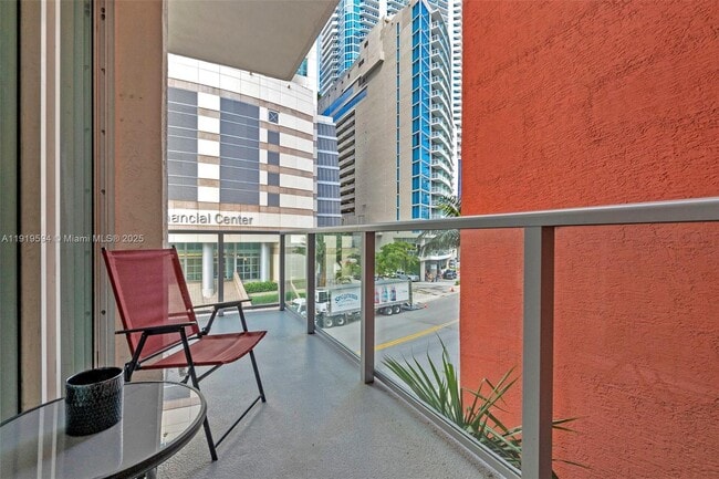 Building Photo - 1155 Brickell Bay Dr