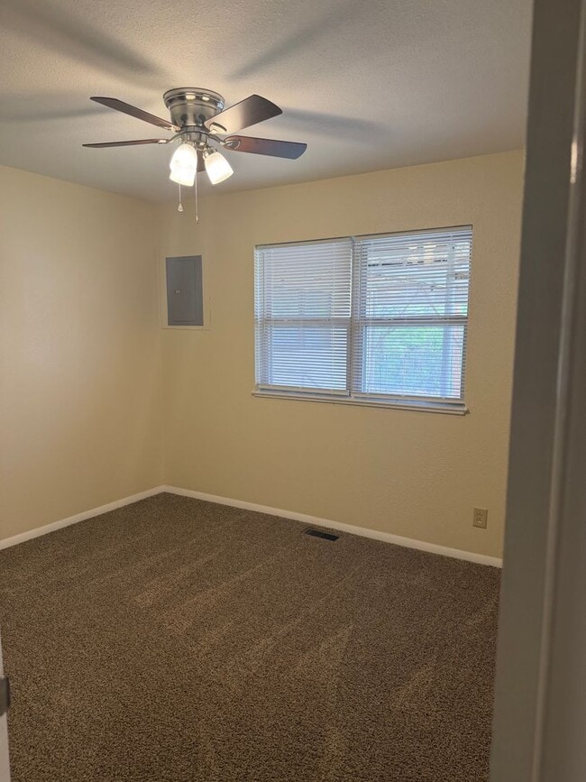 Building Photo - 1809 N Pennsylvania Ave