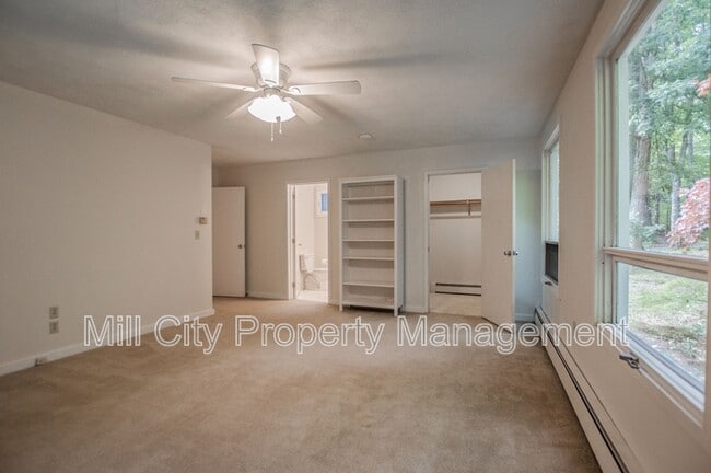 Building Photo - 43 Hitching Post Ln