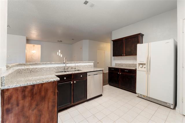 Building Photo - 206 Shady Brook Dr