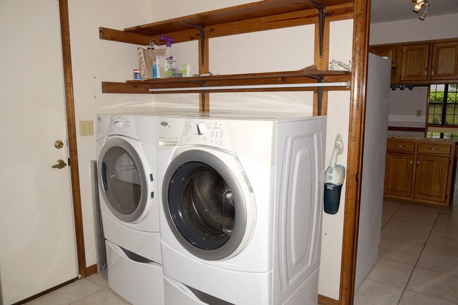 Building Photo - 3 Bedroom in Bluewater Bay!