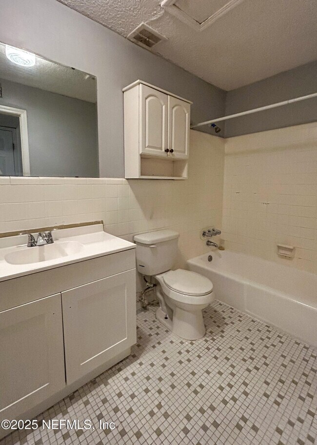 Building Photo - 1124 Woodruff Ave