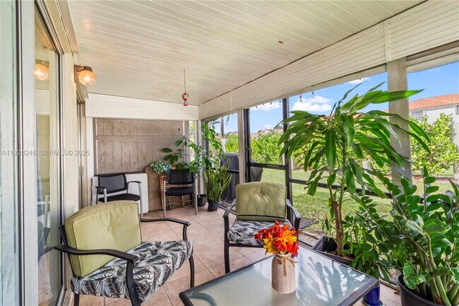 Building Photo - 7464 Pinewalk Dr S