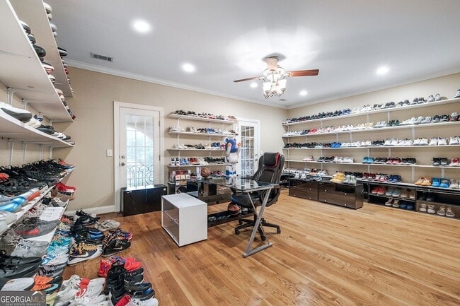 Building Photo - 11140 W Rd