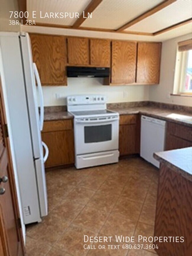 Building Photo - 7800 E Larkspur Ln