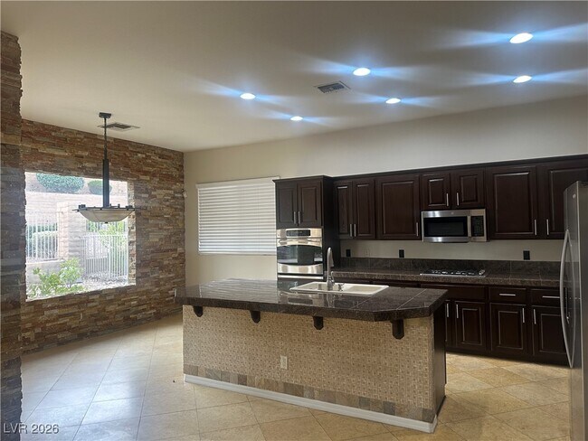 Building Photo - 62 Fountainhead Cir