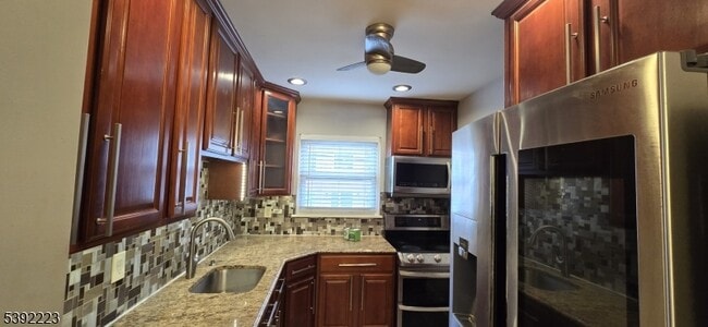 Building Photo - 100 Luttgen Pl