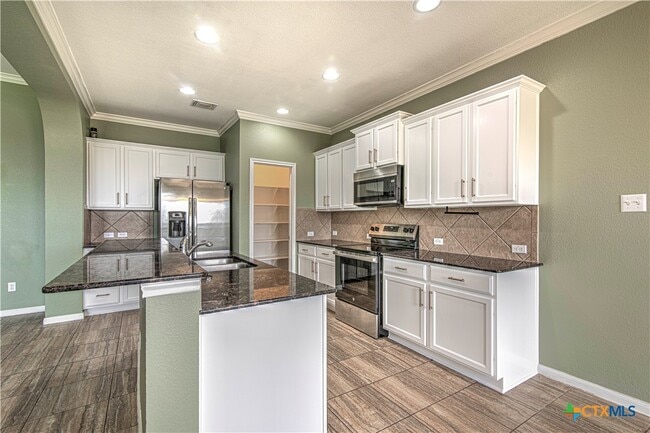 Building Photo - 808 Wyndham Hill Pkwy