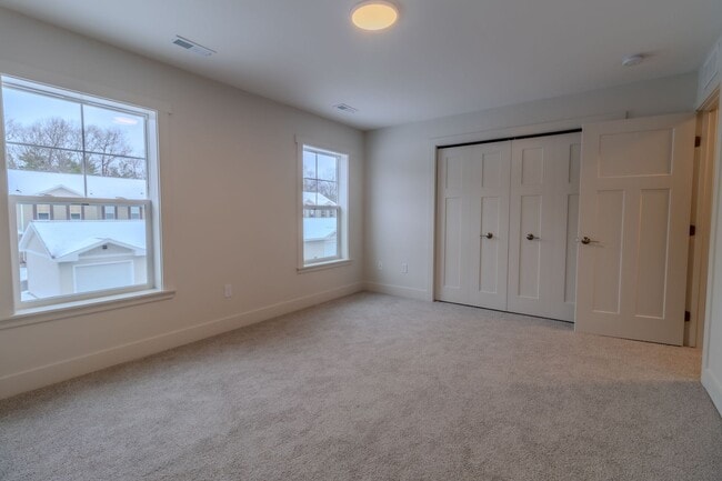 Building Photo - Trailside Condo-2 Bd 2.5 Bath