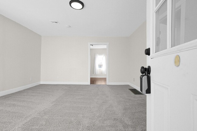 Building Photo - 131 S 2nd St