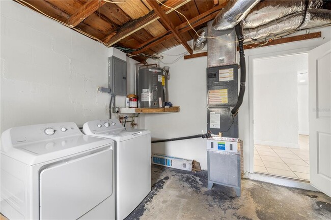 Building Photo - 10803 Hyssop St