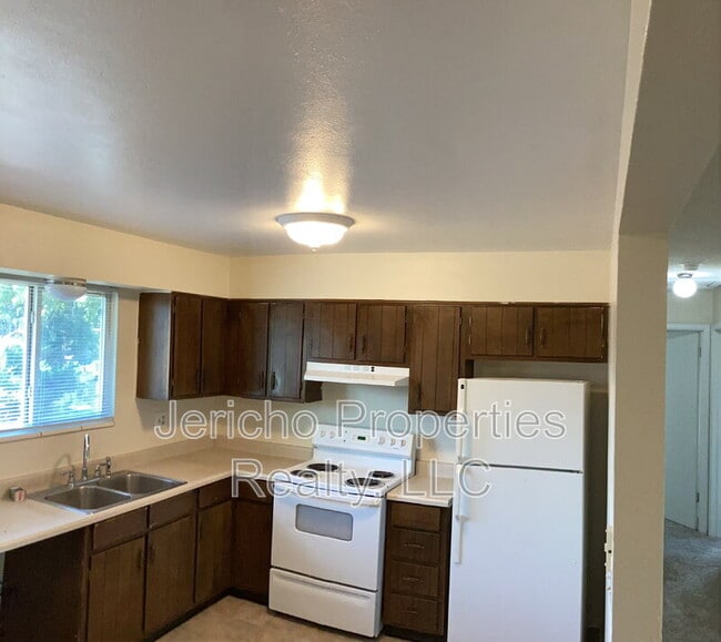 Building Photo - 4729 Routt St