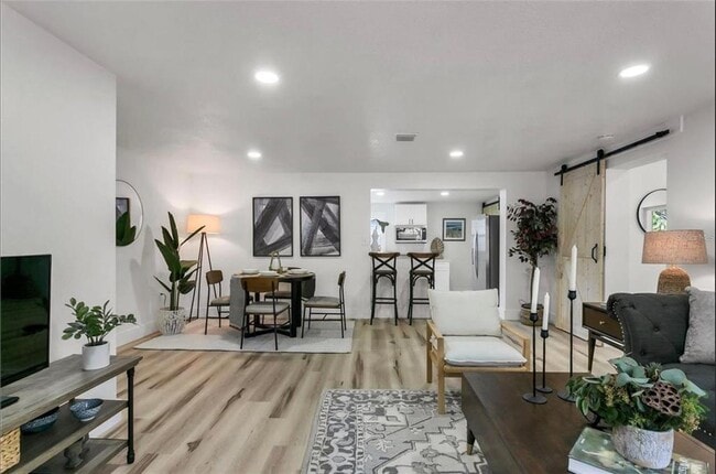 Building Photo - 301 N Fremont Ave