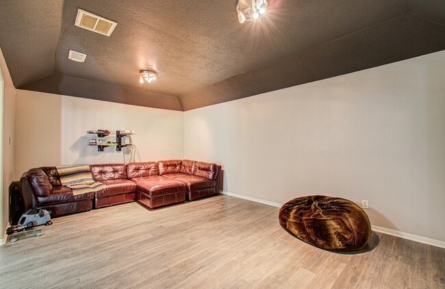 Building Photo - 26427 Sagewood Forest Dr