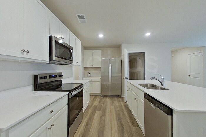 Building Photo - 123 Overstreet Way