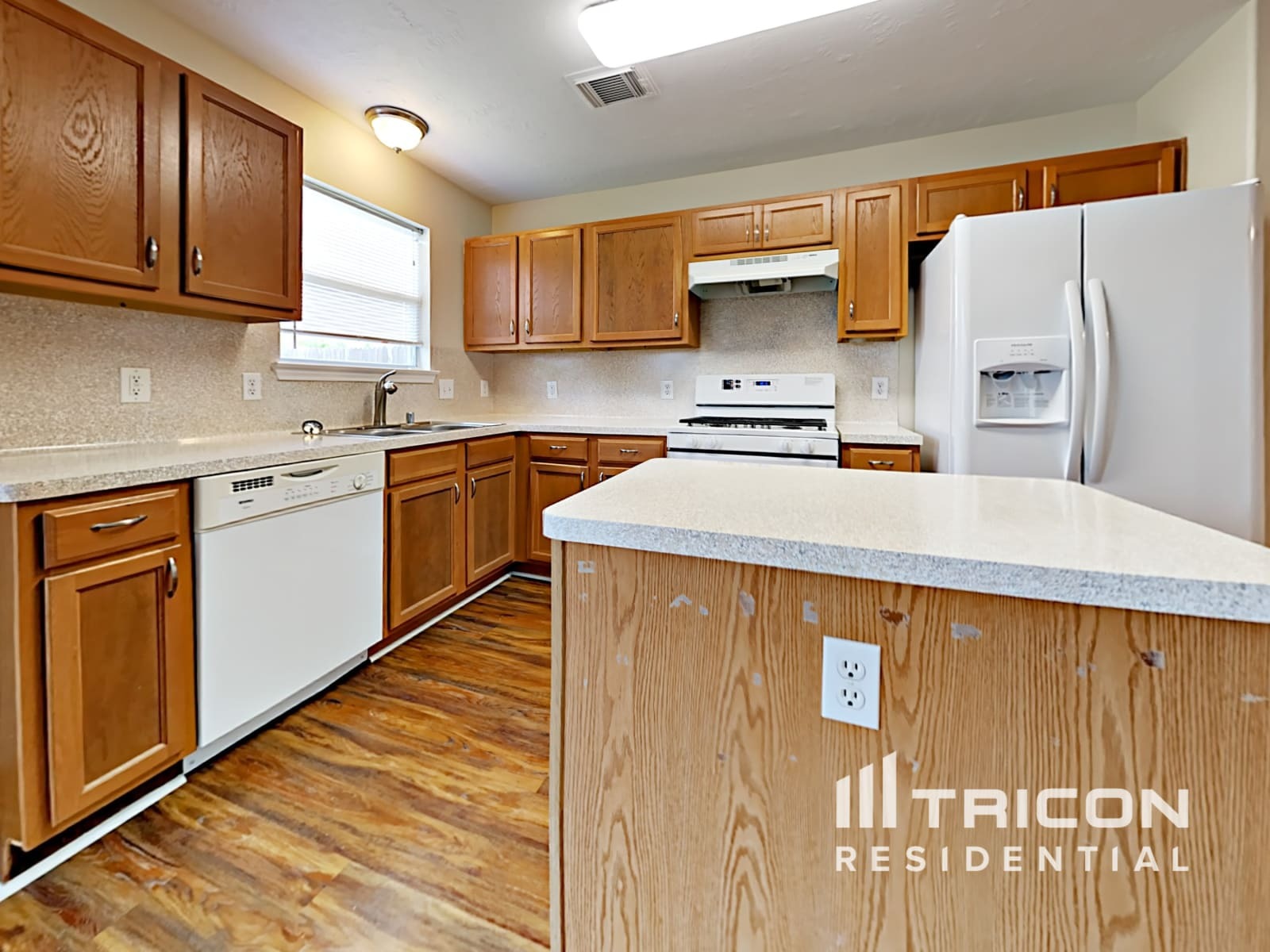 Building Photo - 8703 Texas Acorn Ave