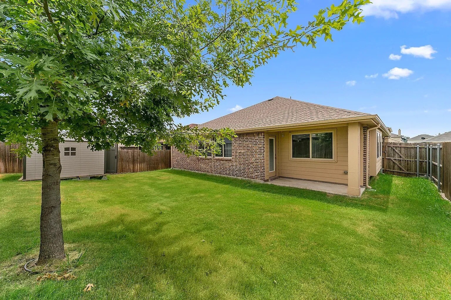 Building Photo - 485 Harding Ln