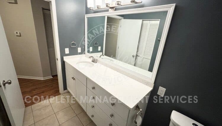 Building Photo - 8978 Neill Lake Rd