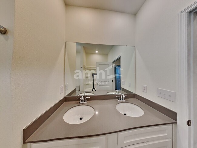 Building Photo - 6301 Emerald Hls Wy