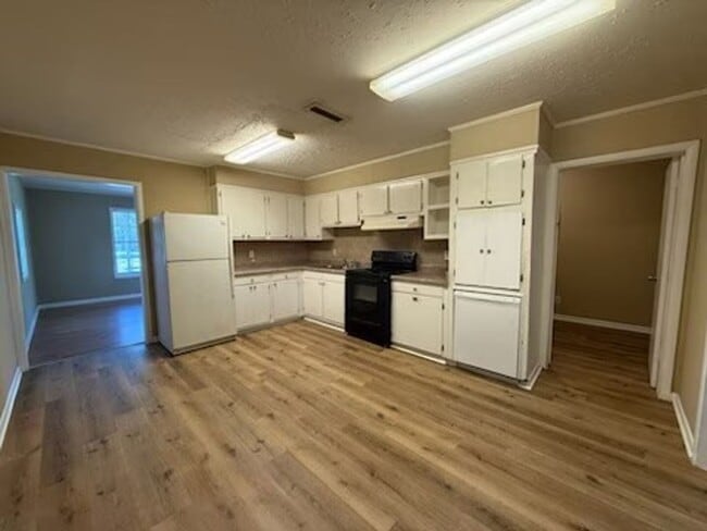 Building Photo - 616 Ashland Dr