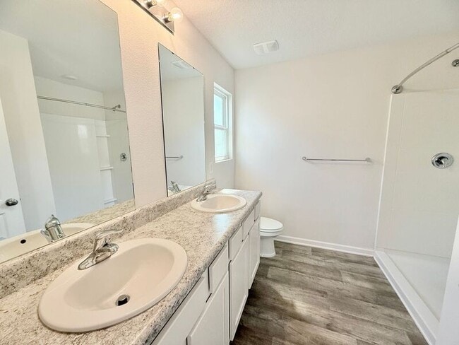 Building Photo - 5719 Guinevere Ln