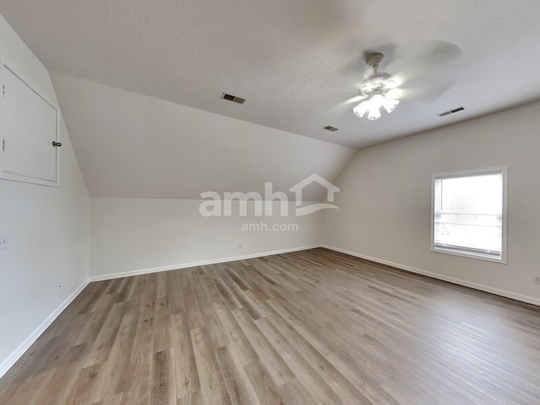 Building Photo - 3119 Lamura Ln