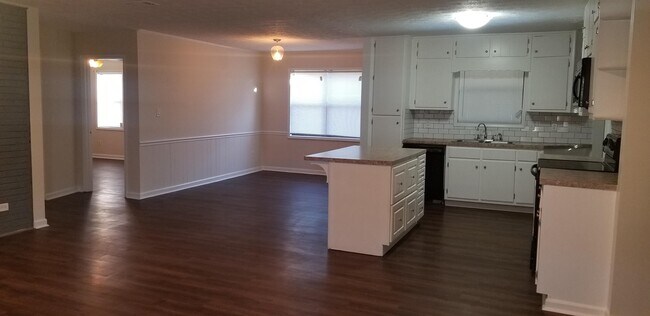Building Photo - 871 Jefferson Dr SW