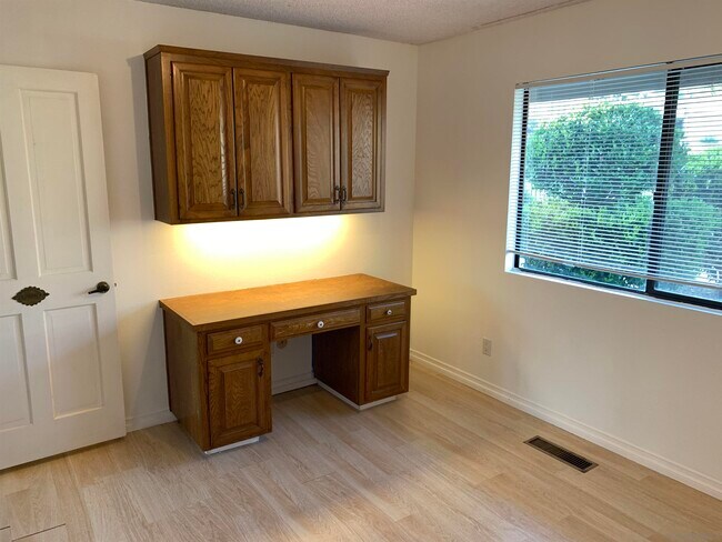 Building Photo - 9109 Huntley Rd