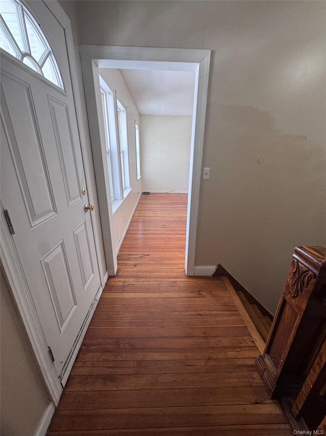 Building Photo - 4 Gray St